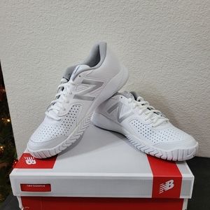 NB 696 womens tennis size 9.5